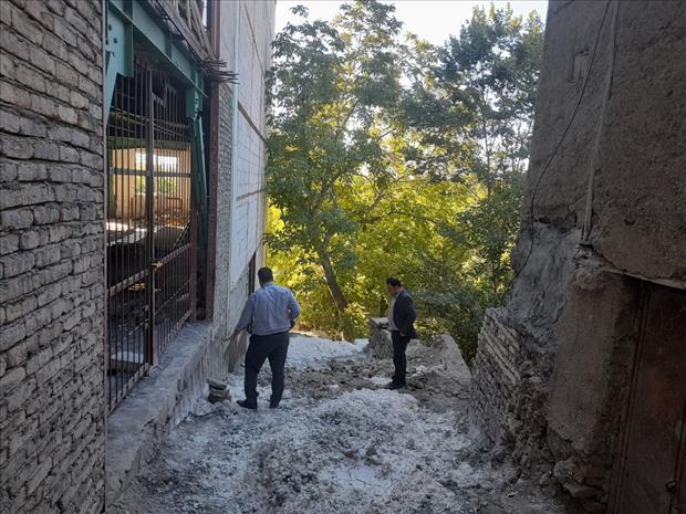 بازدید نایب رئیس شورای اسلامی شهر شاندیز از روند اجرای پروژه های عمرانی در محله سرآسیاب